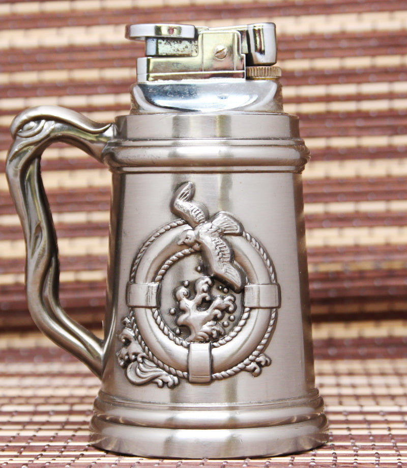 Vintage table lighter.